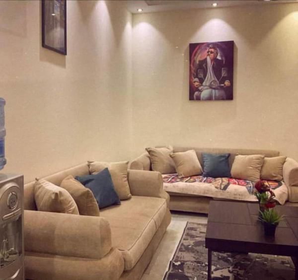 A la foto es mostra l'objecte Cozy Home In new cairo situat a la ciutat de El Caire.