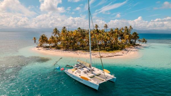 På bilden syns objektet Flying Ginny Lagoon 55 Catamaran All-Inclusive Charter som ligger i staden Isla Tigre.