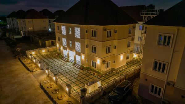 På billedet ses objektet Aija Residences beliggende i byen Abuja.