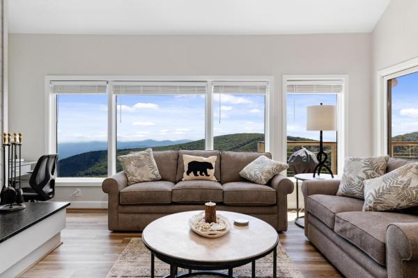 A la foto es mostra l'objecte Overlook 45 with Wintergreen Advantage situat a la ciutat de Wintergreen.