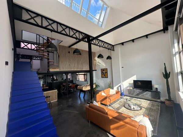 A la foto es mostra l'objecte Loft duplex and rooftop situat a la ciutat de Wattrelos.