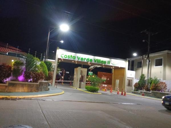 La photo montre l'objet Tu casa fuera de casa situé dans la ville de Corozal.