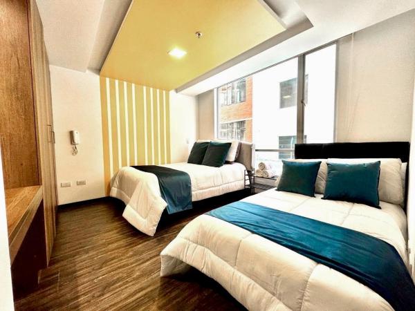 A la foto es mostra l'objecte SUITE FAMILIAR SECTOR LA CAROLINa situat a la ciutat de Quito.