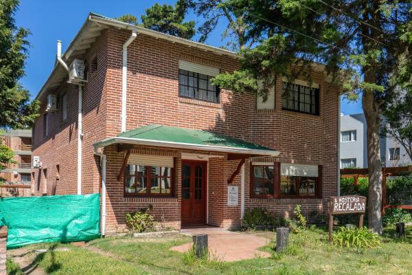 A la foto es mostra l'objecte Hosteria Recalada situat a la ciutat de Pinamar.