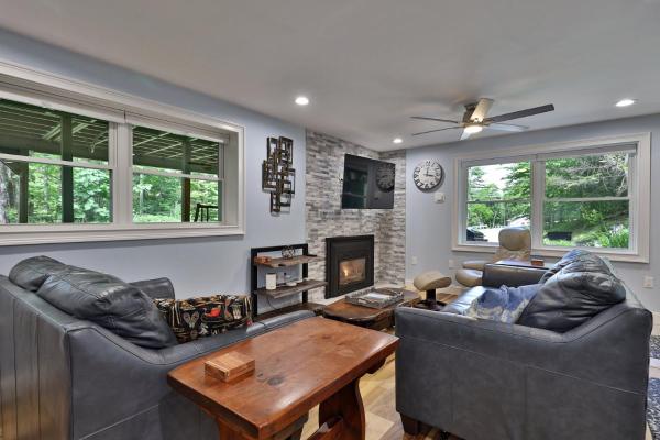 A la foto es mostra l'objecte Fun In Fun Out Ski Home - Main Floor, Renovated 3BR-2BA, Hot Tub, Close to Resort situat a la ciutat de Killington.