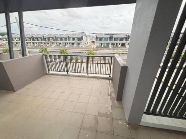 A la foto es mostra l'objecte Hz homestay situat a la ciutat de Simpang Ampat.