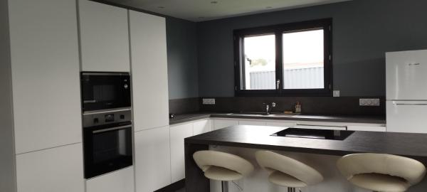 A la foto es mostra l'objecte Maison situat a la ciutat de Saint-Léonard.