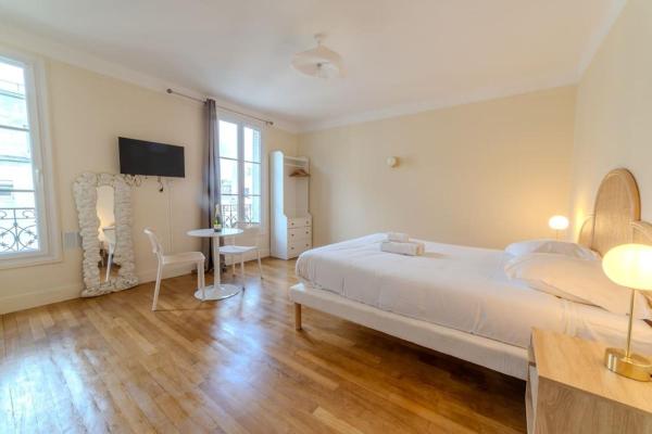 La Suite Victor Hugo, Париж