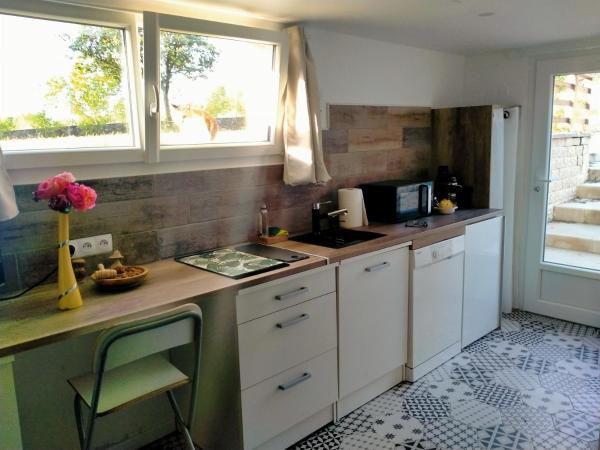 På billedet ses objektet Studio cosy au pied de la montagne beliggende i byen Hostun.