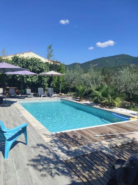 A la foto es mostra l'objecte Maison avec Jardin et Piscine privée situat a la ciutat de Nyons.