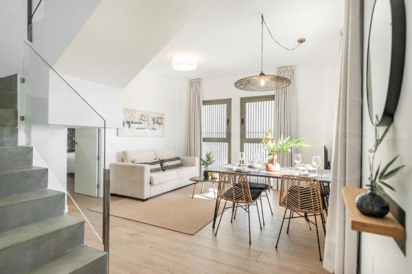 Spacious Apartment & Private Terrace By Rems - Málaga