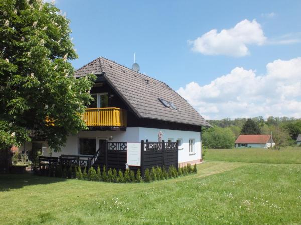 A la foto es mostra l'objecte Ferienhaus Moni mit 2 separaten Wohnungen am Silbersee situat a la ciutat de Frielendorf.