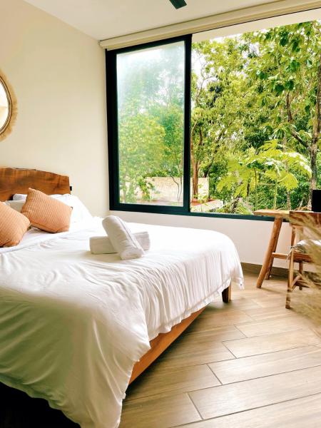 Na zdjęciu widoczny jest obiekt Jungle Suite 10 Mins to Beaches y Trendy Hotspots położony w mieście Tulum.