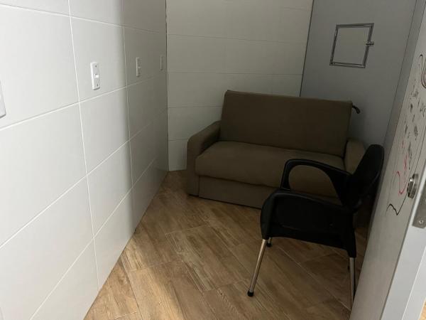 A la foto es mostra l'objecte Kitnet localização estratégica situat a la ciutat de Garopaba.