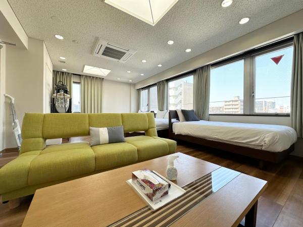 A la foto es mostra l'objecte NM71 Liz Osaka Castle situat a la ciutat de Osaka.
