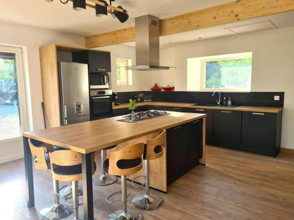 På billedet ses objektet Belle maison proche St Malo #Vacances En Bretagne beliggende i byen Miniac-Morvan.
