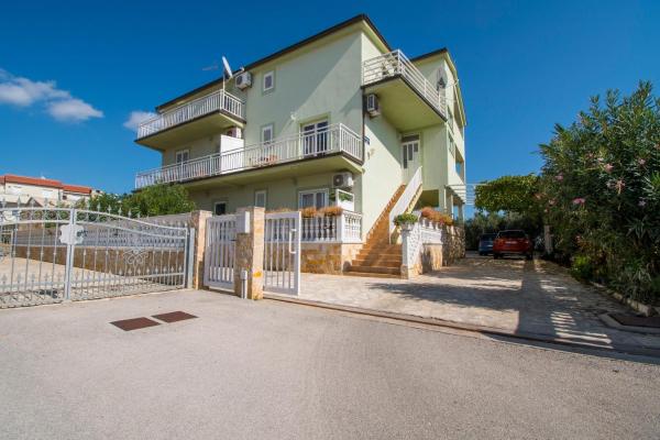 A la foto es mostra l'objecte Apartments Antique Ivo situat a la ciutat de Vodice.