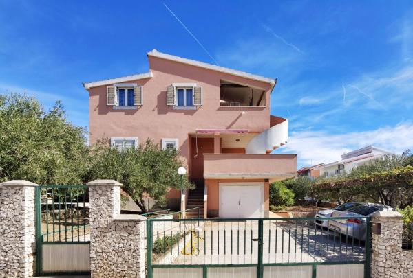 Apartments Radic - Sevid