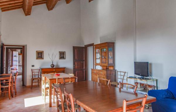 Na fotografii je vidět objekt Lovely Home In Villa Torre Di Cingoli nacházející se ve městě Troviggiano.