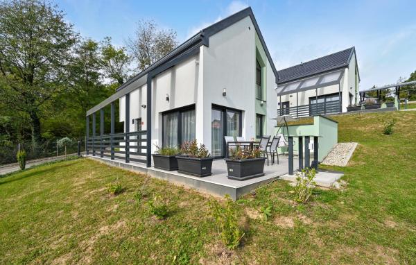Auf dem Foto ist das Objekt Lovely Home In Margecan With Wifi in der Stadt Lovrečan Podbelski zu sehen.