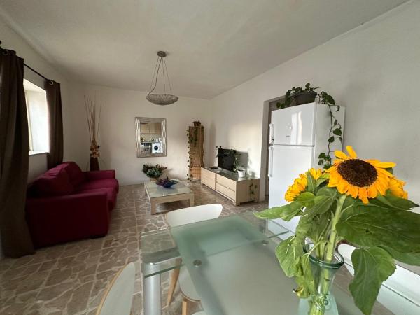 F61 Room with private bathroom near the Beach in a shared apartment, Sliema