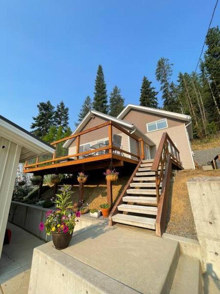 En la foto se muestra el objeto Cozy Getaway in Mullan ubicado en la ciudad de Avery.