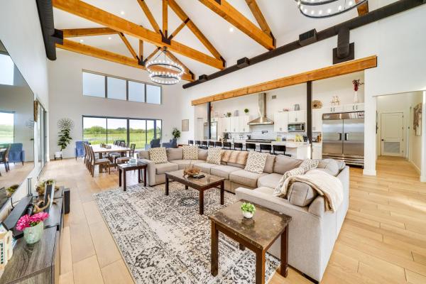 A la foto es mostra l'objecte Lakefront Texas Home on Legacy Ranch situat a la ciutat de Sabinal.