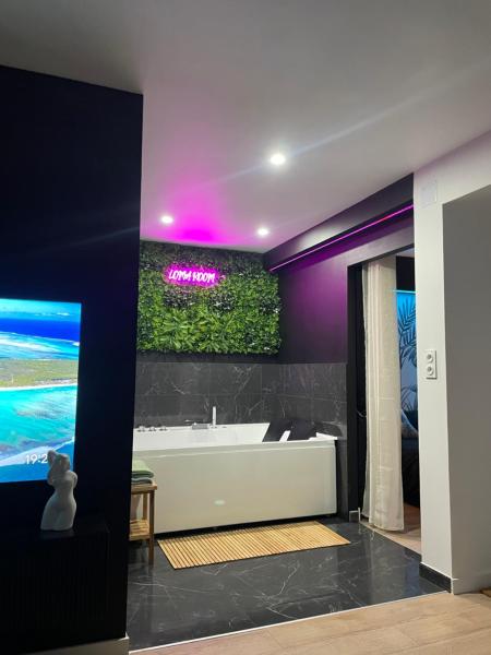 A la foto es mostra l'objecte Logement atypique-Loma room situat a la ciutat de Fougères.