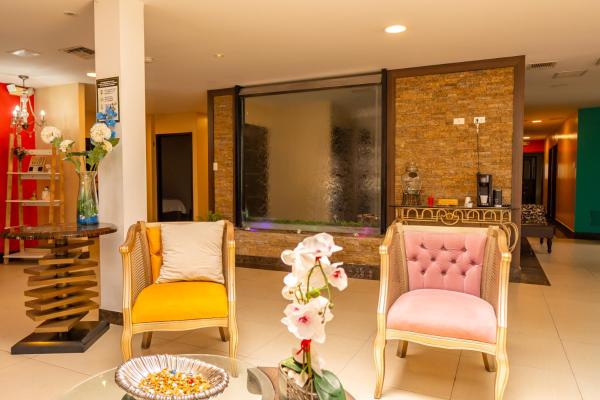 La photo montre l'objet CRESPOTEL Hotel Boutique situé dans la ville de Quevedo.