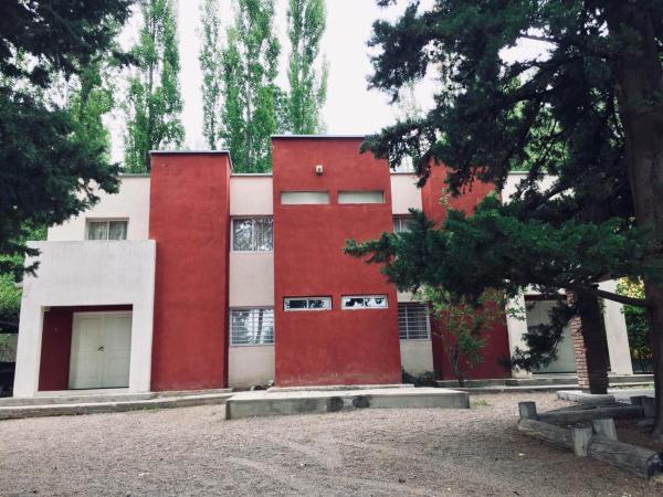 A la foto es mostra l'objecte El Pinar Potrerillos situat a la ciutat de Potrerillos.