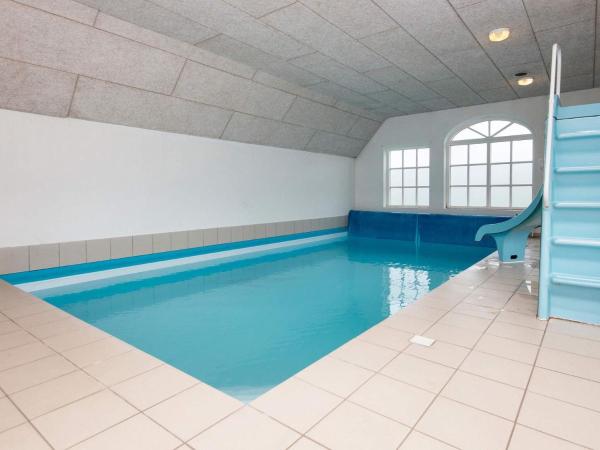 Na zdjęciu widoczny jest obiekt 4 star holiday home in Ulfborg położony w mieście Øby.