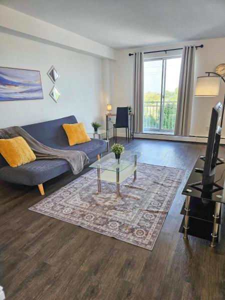 På bildet vises objektet Glenview West Apt w Patio - Near Downtown som ligger i byen Hamilton.