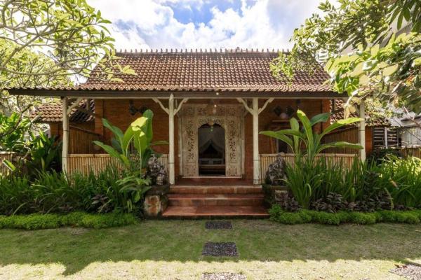 Family Villa, Shared Pool, Garden, Rice Field & Jungle Views - Gianyar