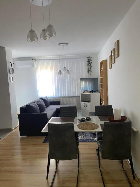 Na zdjęciu widoczny jest obiekt Stan Na Dan Pehlić - Apartments For The Day Cazin położony w mieście Mutnik.