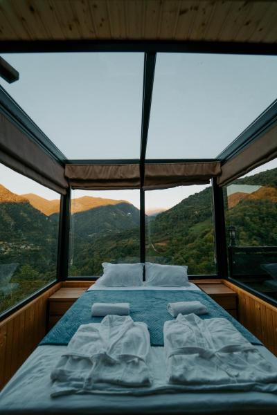 A la foto es mostra l'objecte Machakhela view situat a la ciutat de Tsʼkhemlisi.