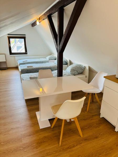 På billedet ses objektet Flussnähe Dreierwohnung beliggende i byen Koblenz.