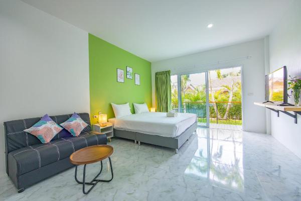 A la foto es mostra l'objecte Karon Hotel at 22 situat a la ciutat de Karon.