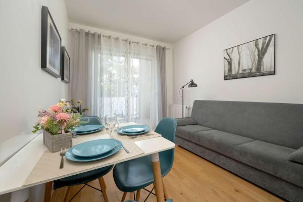 Jesionowa 37 Elegancki Apartament i Parking by Noclegi Renters, Breslau