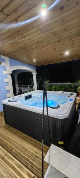 Villa JACUZZI CharlysAngel la Possession, La Possession