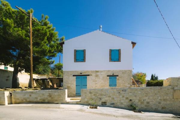 En la foto se muestra el objeto Dipaton House in Vasa 1 ubicado en la ciudad de Malia.