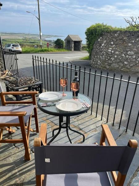 A la foto es mostra l'objecte Little Chapel House situat a la ciutat de Harlech.