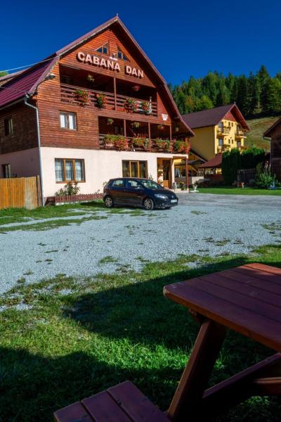 Na fotografii je vidět objekt Cabana Dan Arieseni nacházející se ve městě Arieşeni.
