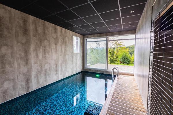 Na zdjęciu widoczny jest obiekt Gîte, Spa Kyo-alpes, piscine intérieure privée prés de Chambéry położony w mieście Vimines.