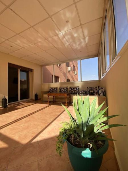 A la foto es mostra l'objecte Superbe Appartement avec Véranda et Terrasse situat a la ciutat de Marràqueix.