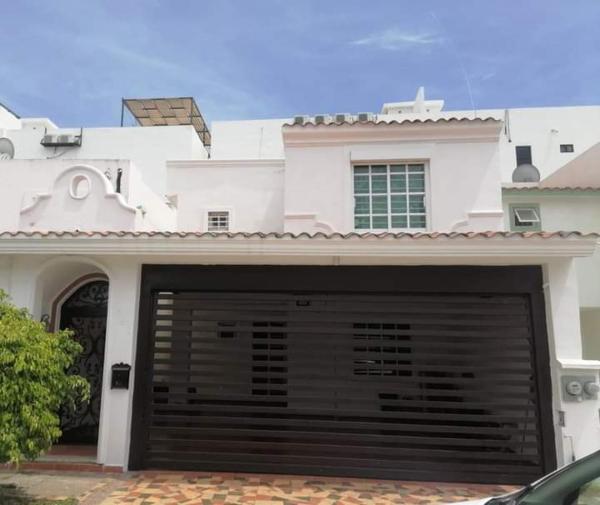 På billedet ses objektet Casa mangos beliggende i byen Mazatlán.