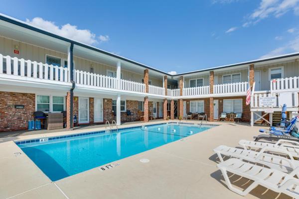 Walk to North Myrtle Beach: Studio w/ Pool Access!, Myrtle Beach