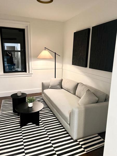 Nella foto è visibile l'oggetto Modern Luxury Apartment in City situato nella città di Quincy.