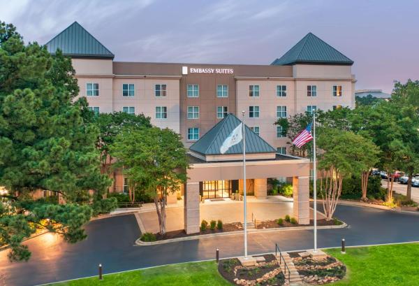 Kuvassa näkyy kohde Embassy Suites by Hilton Memphis East Germantown Area, joka sijaitsee kaupungissa Memphis.