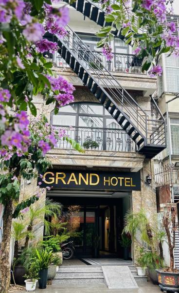 照片显示了位于Thuong Thon市的GRAND HOTEL Trịnh Văn Bô物件。