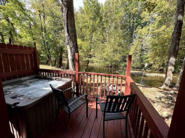 Na zdjęciu widoczny jest obiekt Waterfall Cottage położony w mieście Cosby.